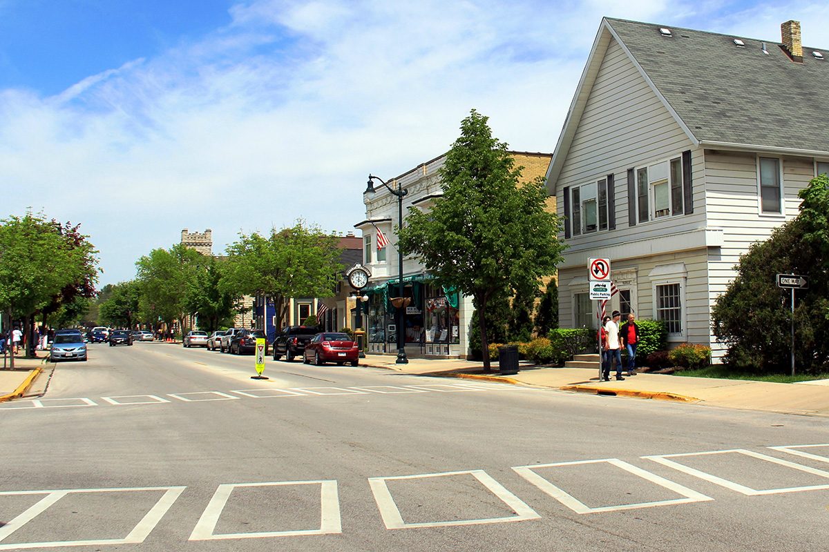 Cedarburg Wisconsin town street image